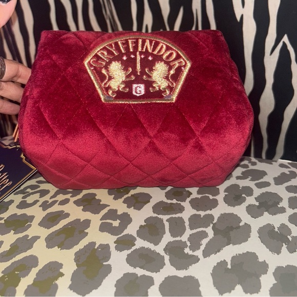 Harry Potter House Gryffindor Cosmetic,  makeup bag. - Picture 10 of 10